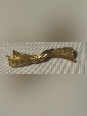 Vintage Monet Signed Gold Ribbon-Style Brooch